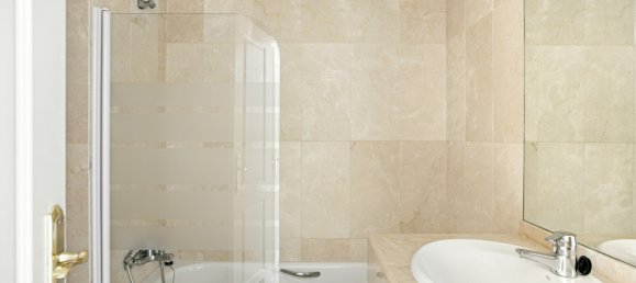 Penthouse T3 em Marbella, Spain N.º 187009 3