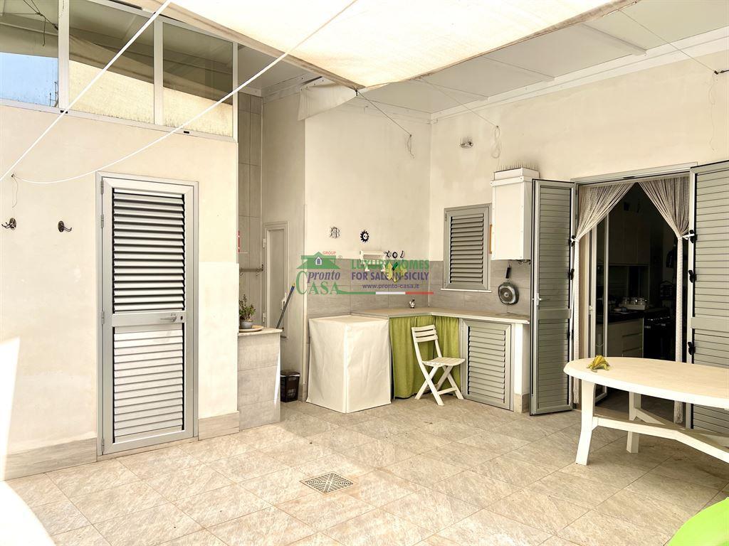 4غرفة منزل في Santa Croce Camerina, Italy رقم 75938