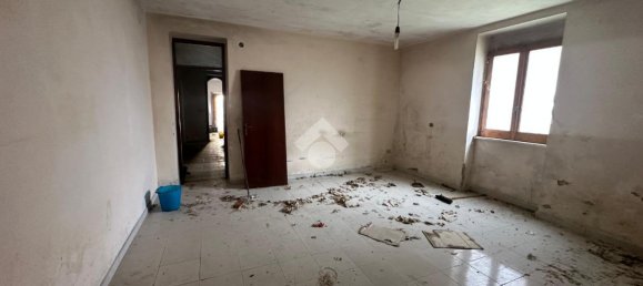 Casa de 3 habitaciónes en Montesarchio, Italy No. 234017 14