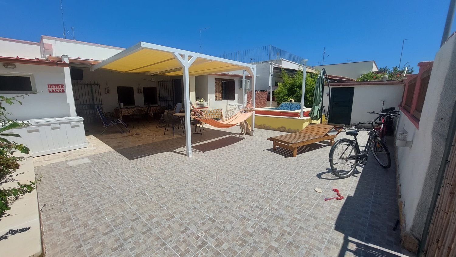 3-salle Appartement à Lecce, Italy No. 260029