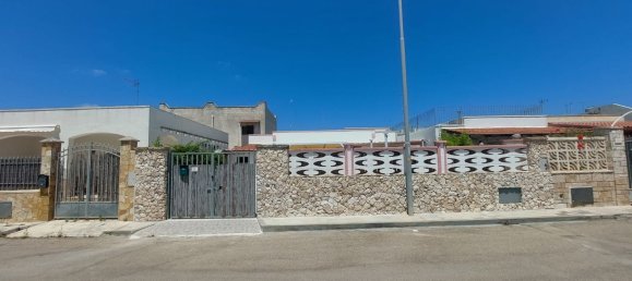 3-salle Appartement à Lecce, Italy No. 260029 27