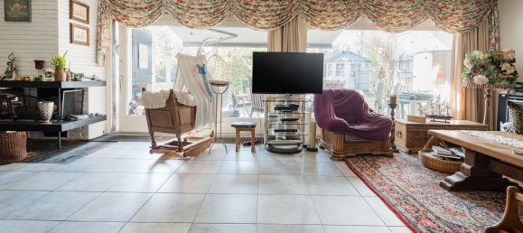 7 rooms House in Harburg, Germany No. 172705 6