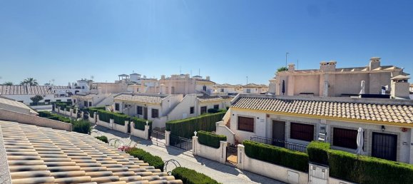 2 bedrooms Bungalow in Alicante, Spain No. 165919 2