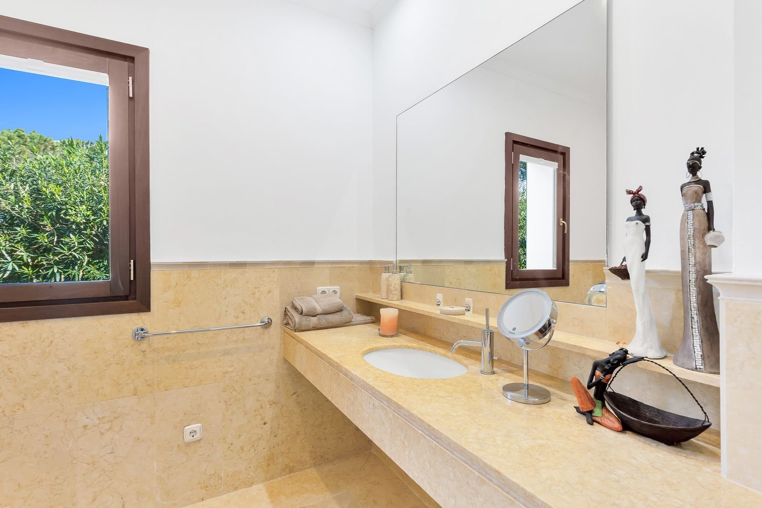 5 غرف نوم فيلا في Cadiz, Spain رقم 26953