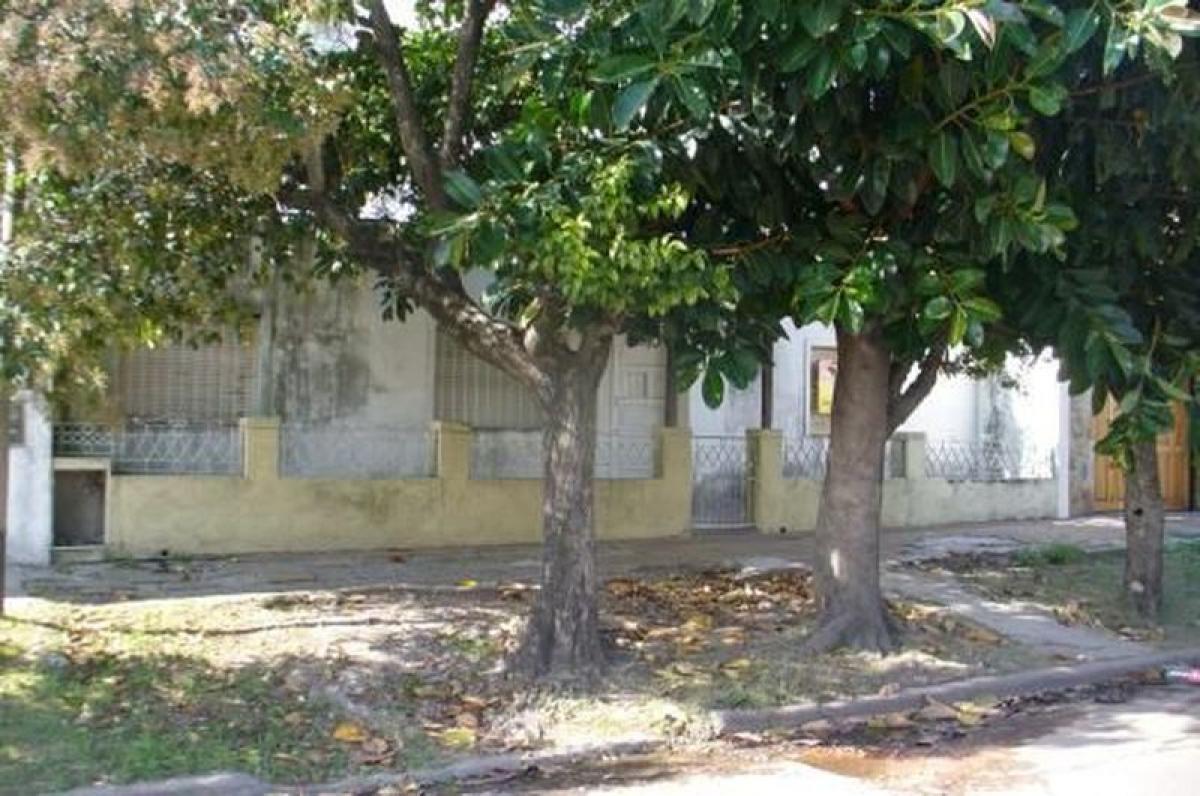 3 Schlafzimmer Grundstück in Tres de Febrero, Argentina, Nr. 41431