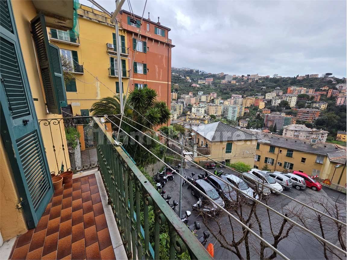 Квартира с 3 спальнями в Генуя, Италия № 36905