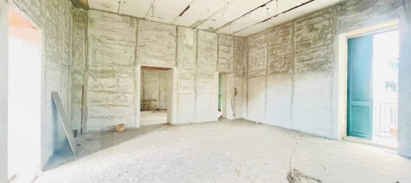 2 bedrooms Apartment in Naples, Italy No. 21970 5