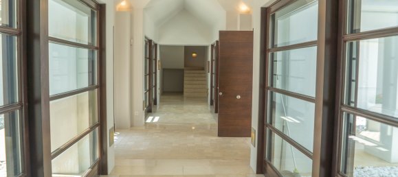 Villa de 4 dormitorios en La Quinta, Spain No. 26727 33