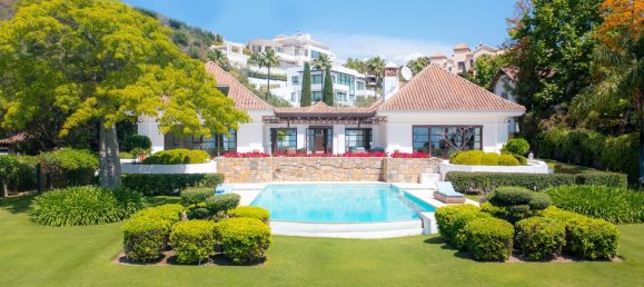 Villa de 4 dormitorios en La Quinta, Spain No. 26727 32