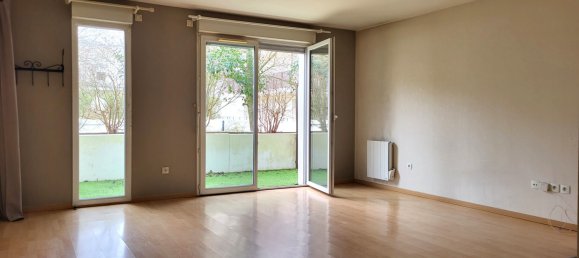 2 bedrooms Apartment in Epernon, France No. 48372 2