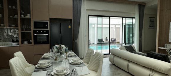 4 bedrooms Villa in Pattaya, Thailand No. 26469 10