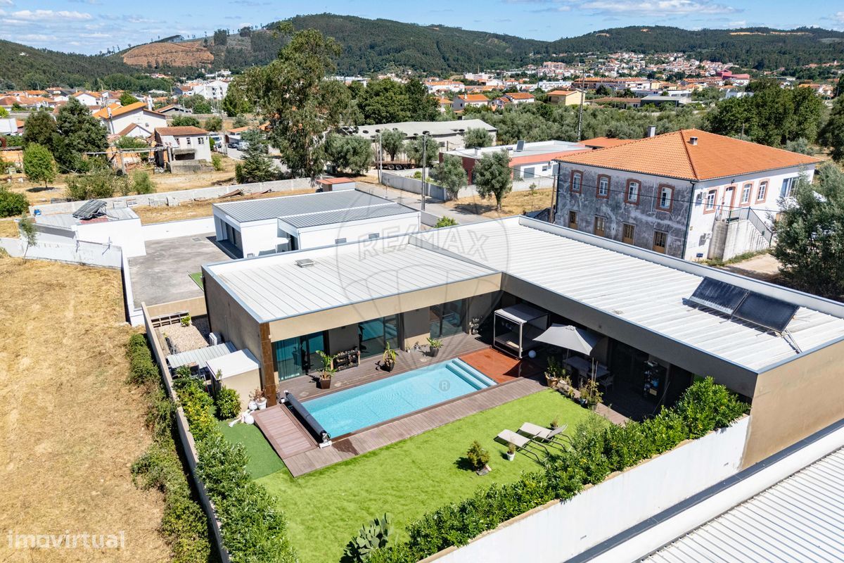 3 غرف نوم منزل في Miranda do Corvo, Portugal رقم 217180