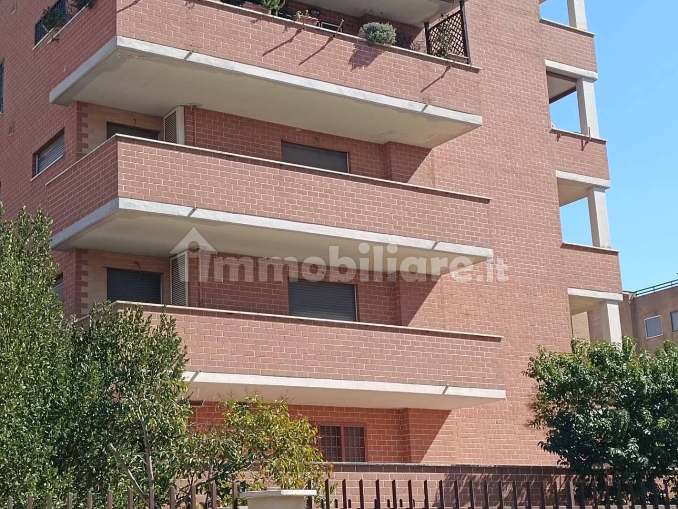 2 bedrooms Apartment in Rome, Italy No. 222037