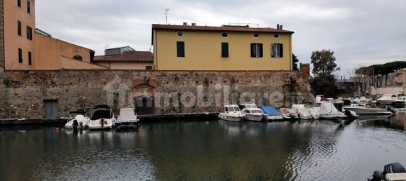 285m² Warehouse in Livorno, Italy No. 85587 2
