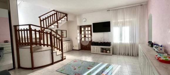 Квартира с 3 спальнями в Арозио, Италия № 237304 8