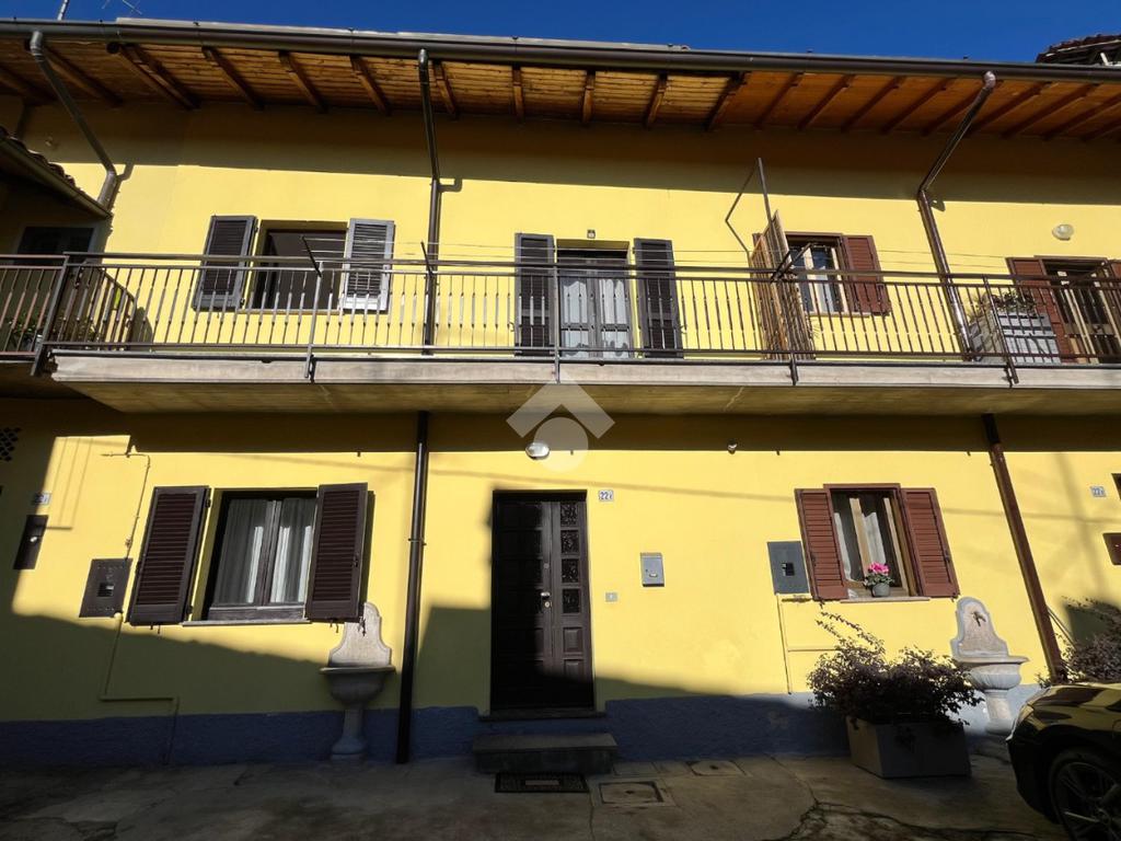 Квартира с 3 спальнями в Арозио, Италия № 237304