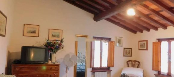 Studio in Lucca, Italy No. 157083 9