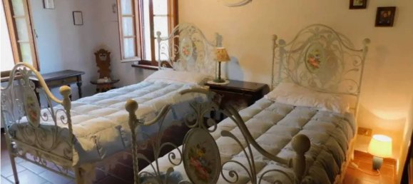 Studio in Lucca, Italy No. 157083 8