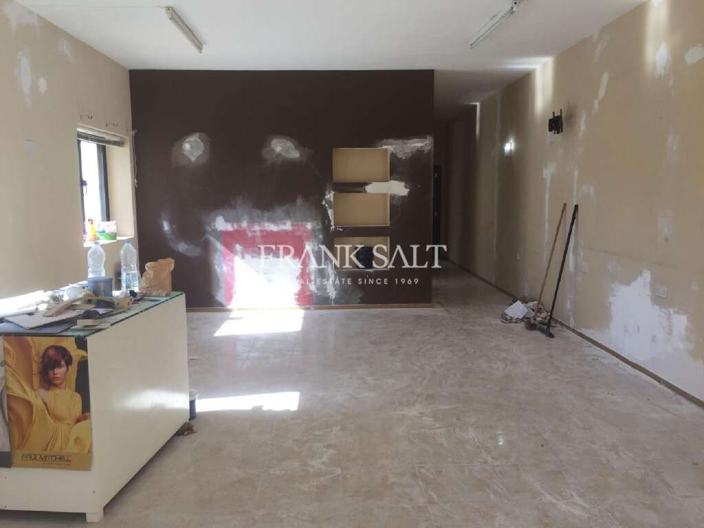 Bureau à Mosta, Malta 89m² No. 13073