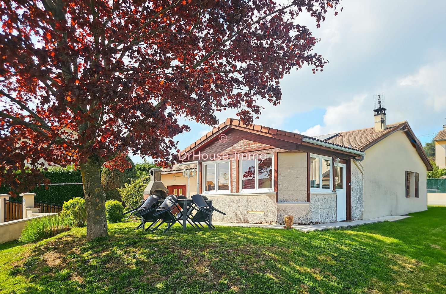 Casa de 3 dormitorios en Loire, France No. 358545