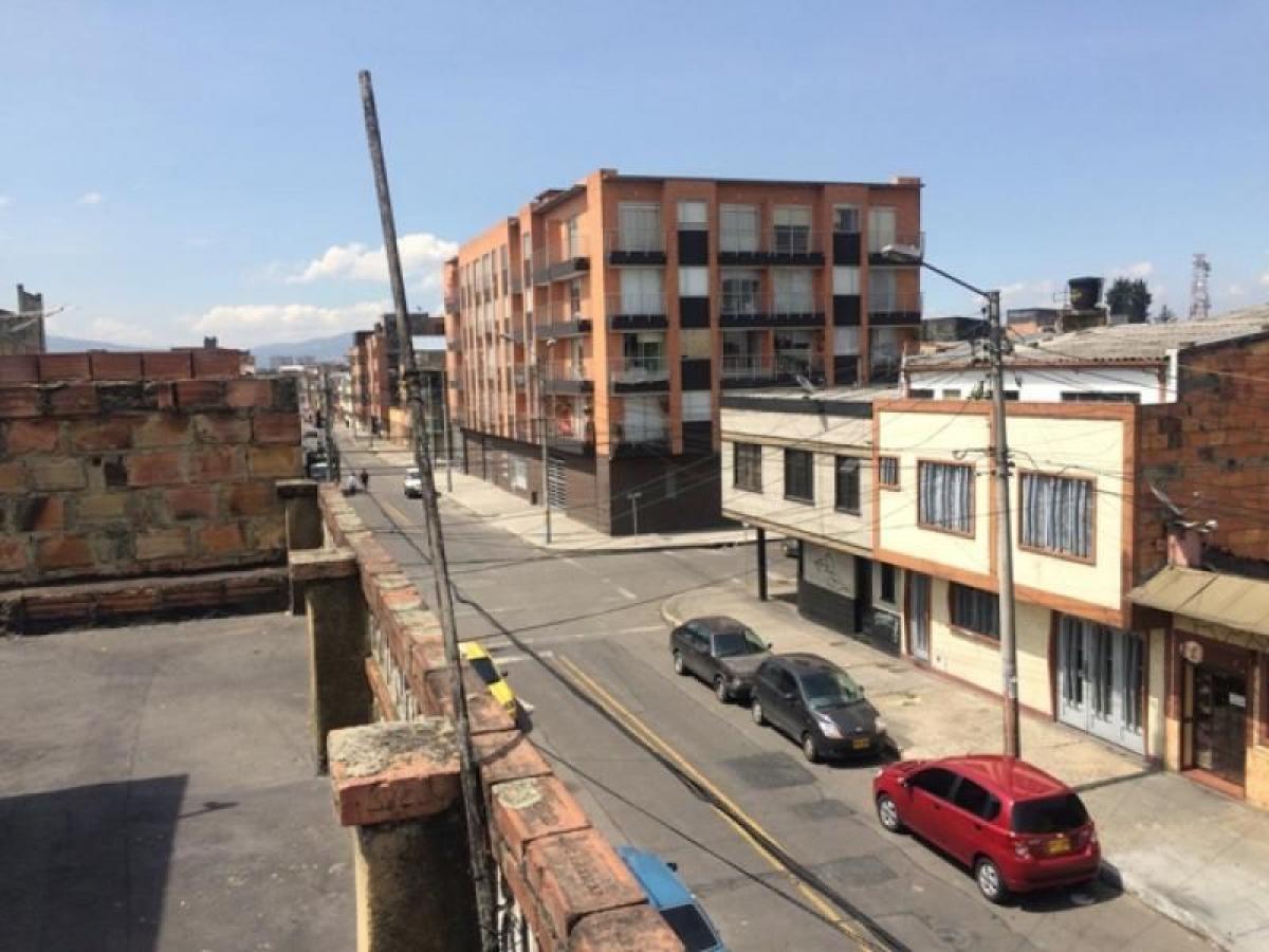 7 bedrooms House in Bogota, Colombia No. 10370