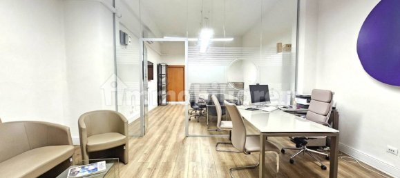 1-salle Propriété commerciale à Florence, Italy No. 221300 8
