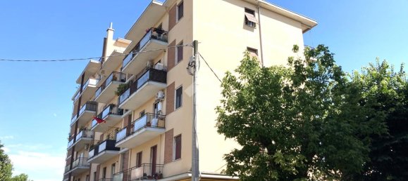 2 bedrooms Apartment in Parma, Italy No. 170224 2