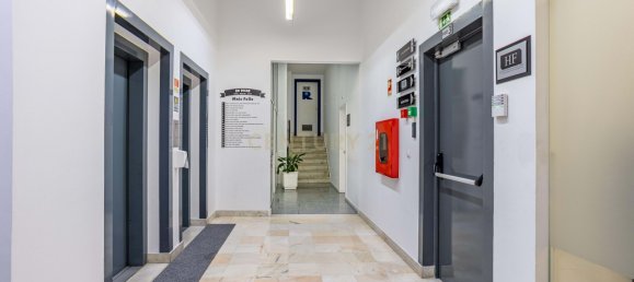 Bâtiment à Oeiras, Portugal 3955m² No. 98703 39