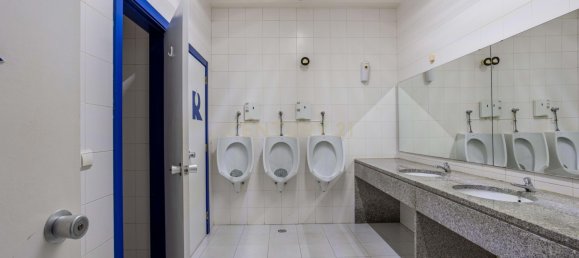 Bâtiment à Oeiras, Portugal 3955m² No. 98703 27