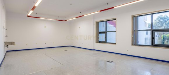 Bâtiment à Oeiras, Portugal 3955m² No. 98703 38