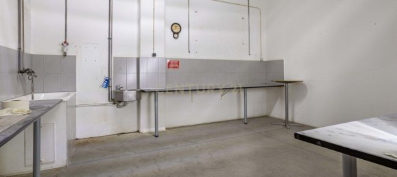 Bâtiment à Oeiras, Portugal 3955m² No. 98703 40