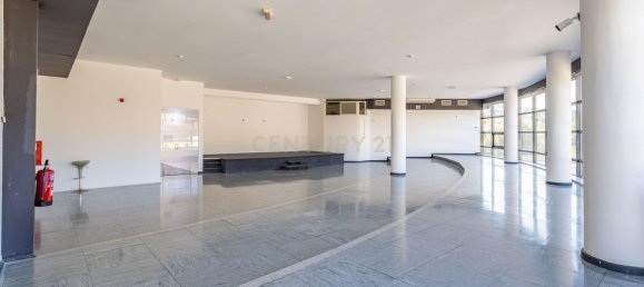 Bâtiment à Oeiras, Portugal 3955m² No. 98703 41