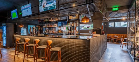 Gewerbliche Immobilie in Vila Nova de Gaia, Portugal 234m², Nr. 247392 12