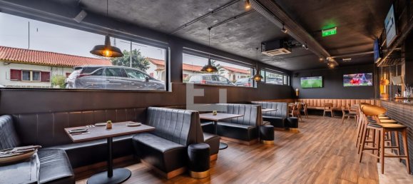 Gewerbliche Immobilie in Vila Nova de Gaia, Portugal 234m², Nr. 247392 7