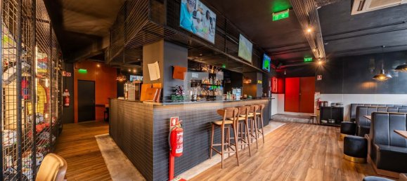 Gewerbliche Immobilie in Vila Nova de Gaia, Portugal 234m², Nr. 247392 4