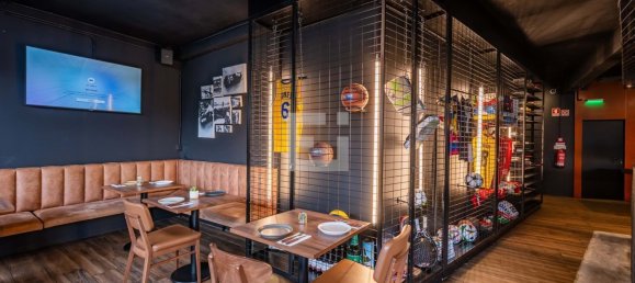 Gewerbliche Immobilie in Vila Nova de Gaia, Portugal 234m², Nr. 247392 5