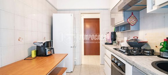 Квартира с 2 комнатами в Сенаго, Италия № 268092 5