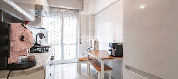 Квартира с 2 комнатами в Сенаго, Италия № 268092 8