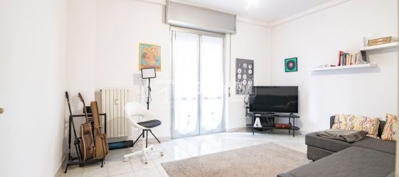 Квартира с 2 комнатами в Сенаго, Италия № 268092 23