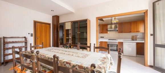3 bedrooms Apartment in Bologna, Italy No. 376786 8