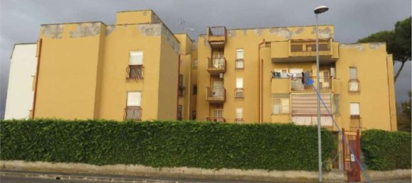 5 rooms Apartment in Latina, Italy No. 101010 4