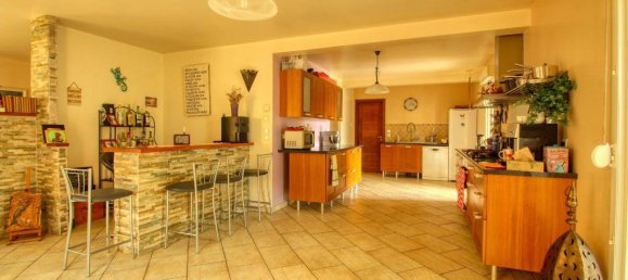 4 Schlafzimmer Haus in Filstroff, France, Nr. 240922 8