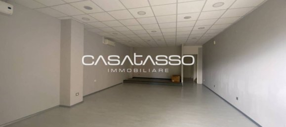 3 rooms Commercial property in Macerata, Italy No. 173457 2