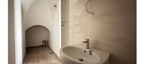 2 rooms Commercial property in L'Aquila, Italy No. 289458 6