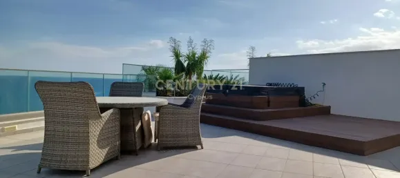 3 bedrooms Apartment in Agios Tychonas, Cyprus No. 5535 2