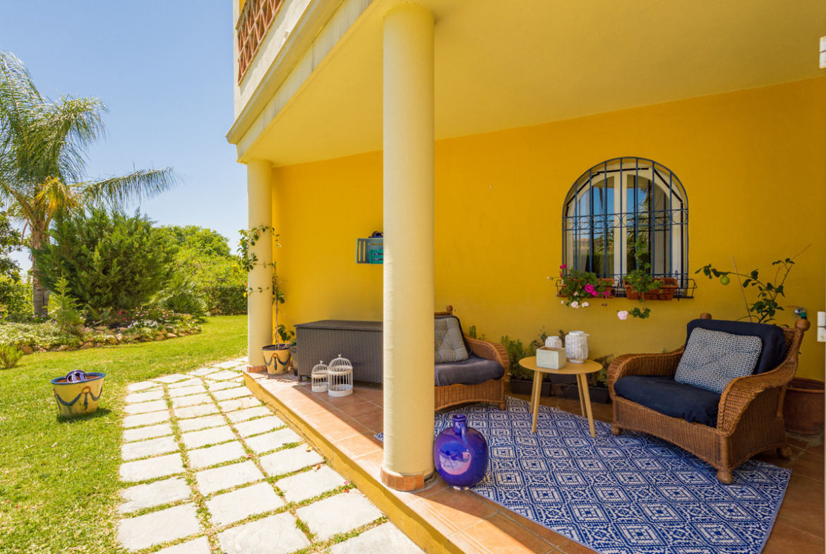 Apartamento de 4 dormitorios en Benalmádena, Spain No. 78900