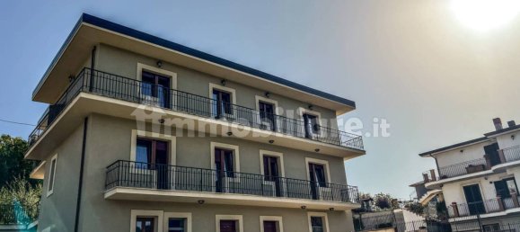 Apartamento de 4 dormitorios en Trivigliano, Italy No. 225739 23