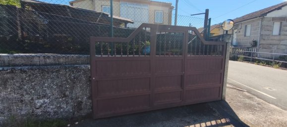 3 bedrooms House in Ourense, Spain No. 159156 2