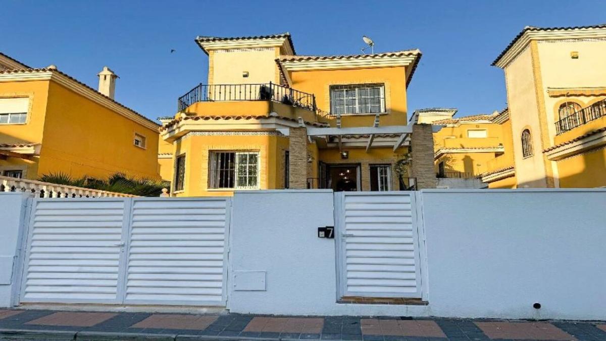 5 bedrooms Villa in Algorfa, Spain No. 291230