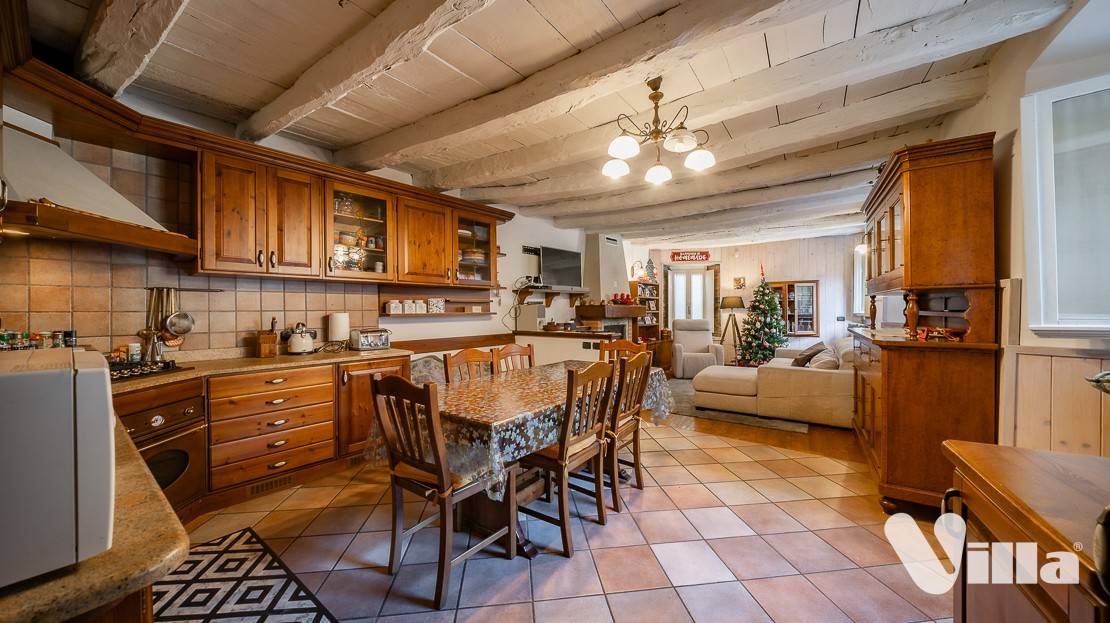 2 bedrooms House in Colle Brianza, Italy No. 381232